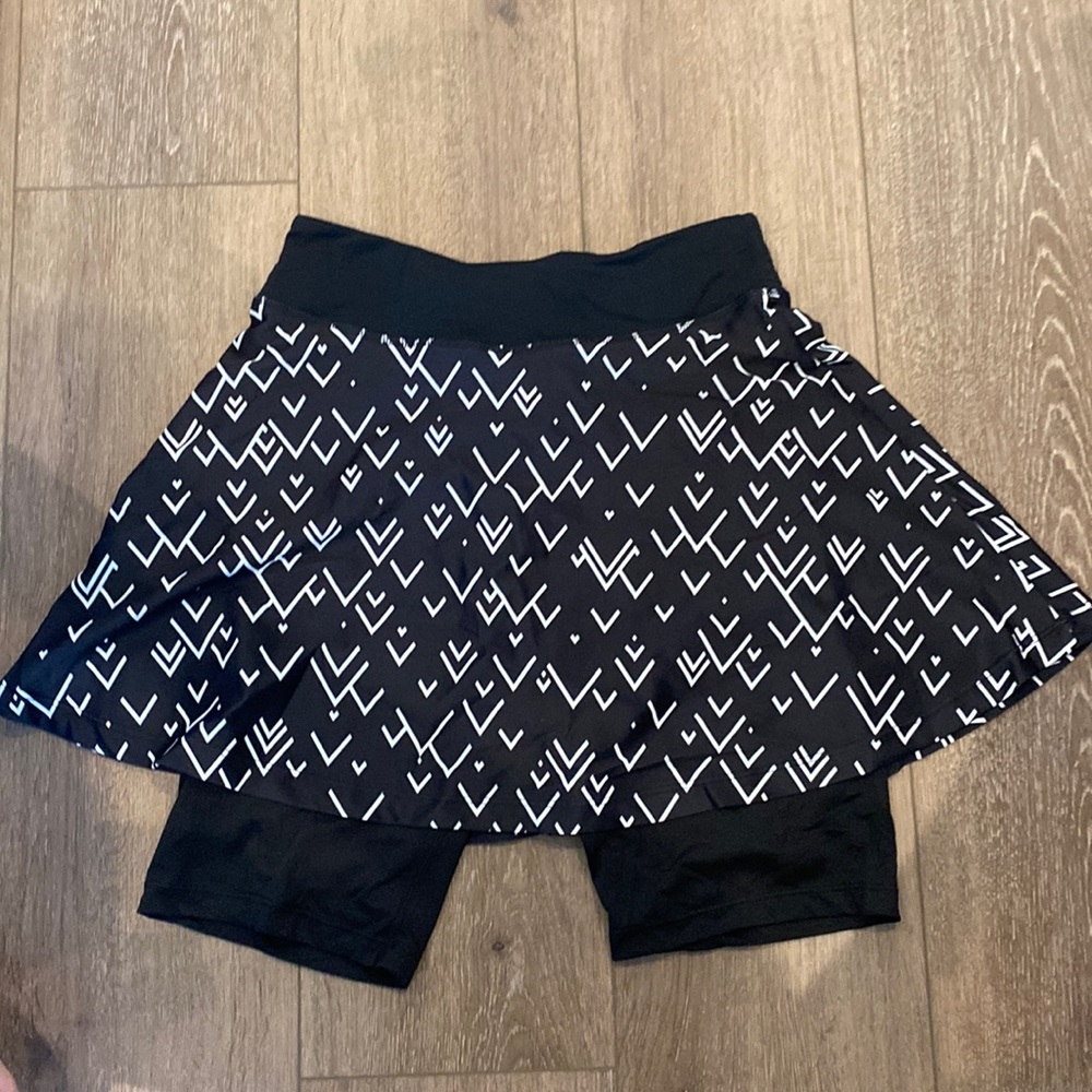 Beroy tennis skirt with attached spandex underneath new with tags size Small